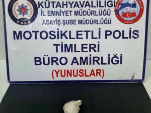 Kütahya’da Yunus Timleri Bir Kişinin Üzerinde Uyuşturucu Ele Geçirdi