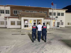 Fuhuşa Teşvik Etmekten Aranan Ve 8 Yıl Hapis Cezası Bulunan Şahıs Jandarmaya Takıldı