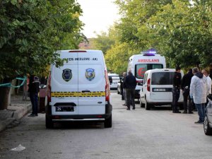 Simit Satıcısı Evinde Ölü Bulundu