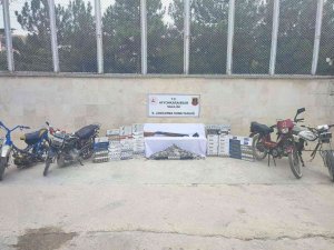 Jandarma Bin 100 Adeta Kaçak Sigara Ele Geçirdi