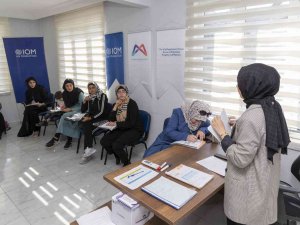 Göçmenler Türkçe Öğreniyor: Sosyal Uyum Merkezinde Türkçe Kursları Başladı