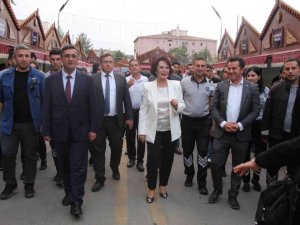 Yeşilçam’ın Usta İsmi Hülya Koçyiğit Batman’da Sevenleri İle Buluştu