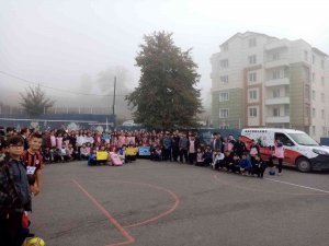 Öğrenciler Sokak Hayvanlarına Destek Oldu