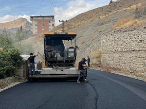 Vali Akbıyık: “2022 Yılı İçerisinde 25 Kilometre Asfalt Yaptık”