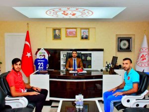 Milli Sporcu Ahmet, Fransa Yolcusu