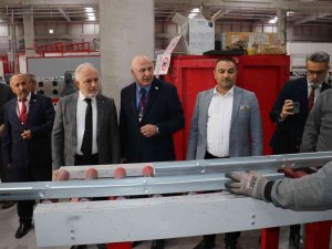 Kızılay Genel Başkanı Kınık, Türk Kızılay Malatya Merkez Üssü’nde İncelemelerde Bulundu