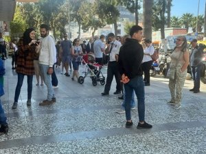 Kuşadası Beşik Gibi Sallanıyor