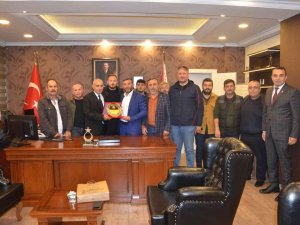 Emniyet Müdürüne Teşekkür Plaketi