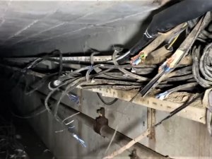 Antalya’da Yer Altındaki Kablolara Dadanan Hırsızlar, Hal Esnafının Elektriğini Ve İnternetini Kesti