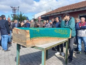 Ağaçtan Düşerek Ölen Muhtar Son Yolculuğuna Uğurlandı