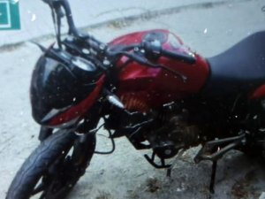 Otomobil Motosikletle Çarpıştı: 2 Yaralı