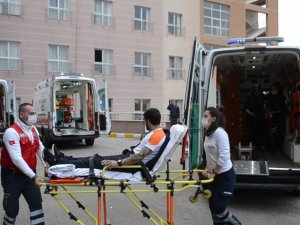 Kargo Paketinde Kimyasal Sıvı Patlaması: 2 Yaralı
