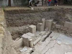 Antik Kentte Roma Döneminden Kalan Hamam Bulundu