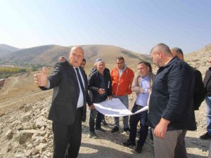 Başkan Pekmezci Proje Ekibiyle İstişarelerde Bulundu