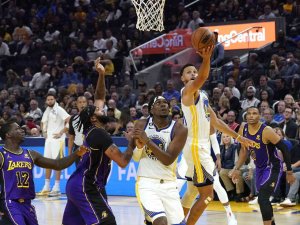 Son Şampiyon Golden State Warriors Galibiyetle Başladı
