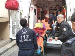 Kocasıyla Tartışan Kadın Kendini Bıçakladı