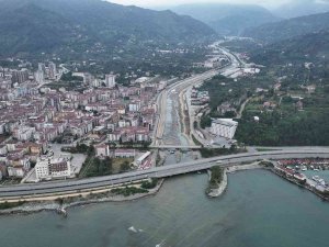 Artvin’de Kabisre Deresi Ve Yan Kollarının Taşkın Kontrolü Çalışmaları Devam Ediyor