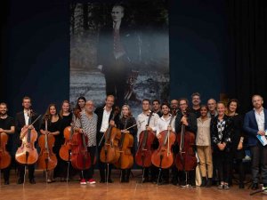 2 Bin Yıllık Besteyi Çello İle Seslendirdiler