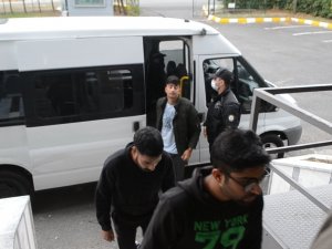 9 Kaçak Göçmen Kovalamaca Sonucu Yakalandı