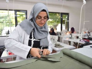 Yıldırım’da Kadınlar Hem Öğreniyor Hem Üretiyor