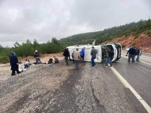 Çanakkale’de Minibüs İle Kamyonet Çarpıştı: 6 Yaralı
