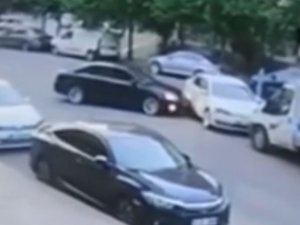 Batman’da Dikkatsiz Sürücü Park Halindeki Araca Vurup Kaçtı