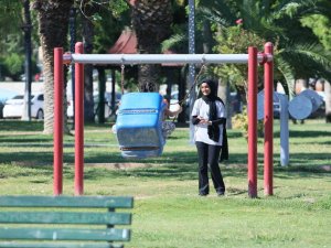 Mersinliler Güneşli Havanın Keyfini Çıkardı