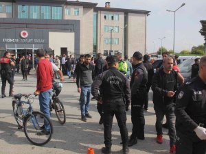Mahkeme Çıkışında Davalı Oldukları Gencin Babasını Öldüren Zanlı Tutuklandı
