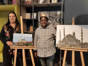 Yunus Emre Enstitüsü’nün Güney Afrika’daki İki Öğrencisi İ̇stanbul’da Sergi Açtı