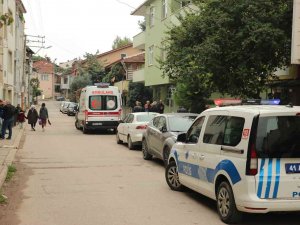 Ölümü, Eve Fatura Bırakmaya Gelen Görevlinin Dikkati Sayesinde Ortaya Çıktı