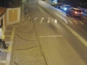 Üsküdar’da Otomobillerden Hayalet Ekran Çalan Hırsızlar Yakalandı