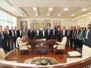 Ak Parti Teşkilatı, Başkan Değirmenci İle Bir Araya Geldi