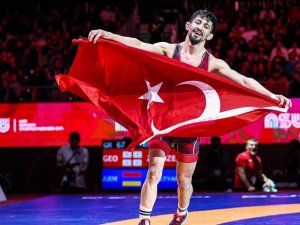 Kerem Kamal Dünya Şampiyonu Oldu