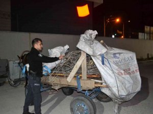 İ̇nşaattan Demir Çalan At Arabalı Şüpheliler Polisten Kaçamadı