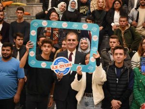 Ak Parti Sözcüsü Çelik: “(Gençler) İ̇lk Oyum Erdoğan’a İ̇lk Oyum Ak Parti’ye Diyerek Tarihte Alacakları En Büyük Dersi Vereceksiniz”