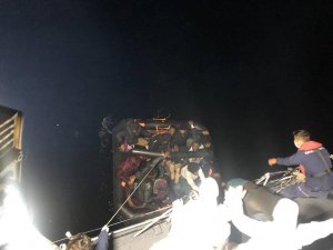 Yunanistan’ın İttiği 40 Düzensiz Göçmen Kurtarıldı