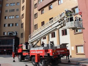 Evliya Çelebi Hastanesi’nde ’Kırmızı Kod Fiili Yangın Tatbikatı’ Gerçeği Aratmadı