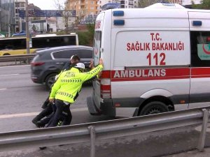 Maltepe’de Ambulans İle Otomobil Çarpıştı: 3’ü Sağlık Personeli 4 Yaralı