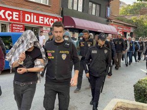 Fuhuş Operasyonunda Yakalanan 12 Kişi Adliyeye Sevk Edildi