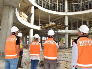 Kütüphanelerin Amiral Gemisi Hızla Yükseliyor