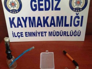 Gediz’de Bir Kişinin Üzerinde Uyuşturucu Ele Geçirildi