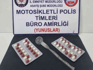 Kütahya’da Çalıntı Motosikletin Üzerindeki 2 Kişide Uyuşturucu Bulundu