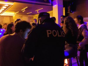 Kocaeli’nde Eğlence Mekanlarına Şok Baskın: 800 Kişi Sorgulandı