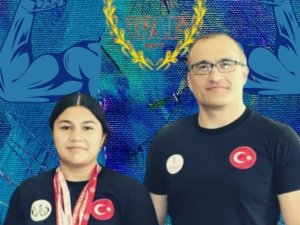 Kütahyalı Rümeysa Sam, Bilek Güreşi Şampiyonası’nda Dünya Dördüncüsü Oldu