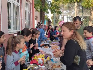 Minik Öğrencilerden Örnek Davranış