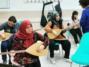 Sarıgöl’de Bağlama Kursu Açıldı