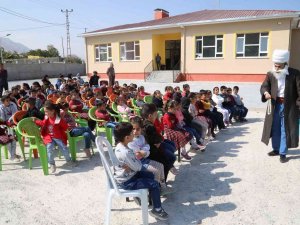 Kırsal Mahallelerdeki Çocuklar İçin Tiyatro Etkinliği