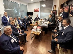 İ̇lçe Belediye Başkanlarıyla İstişare Etti