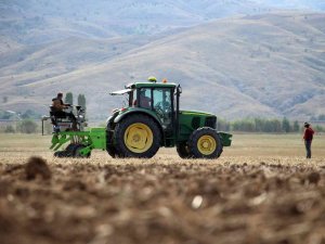 Bilim Tarlasında Bin 500 Farklı Buğday Genotipi Tohumu Toprakla Buluştu