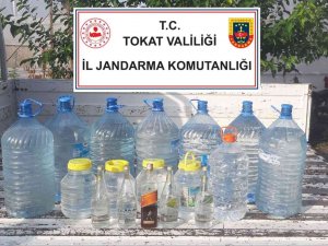 Tokat’ta Bir Ahırda 195 Litre Kaçak İçki Ele Geçirildi
